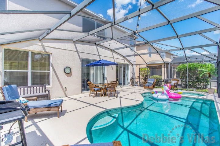 Southeast-facing private pool and spa on Emerald Island