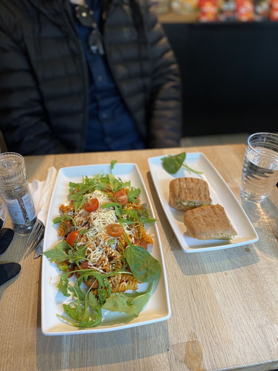 Gluten free sandwich and pasta