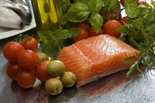 A diet rich in omega-3 fatty acids and vitamins can help ward off brain shrinkage and Alzheimer's, scientists say.