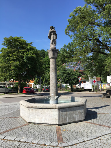Brunnen am Rathausplatz