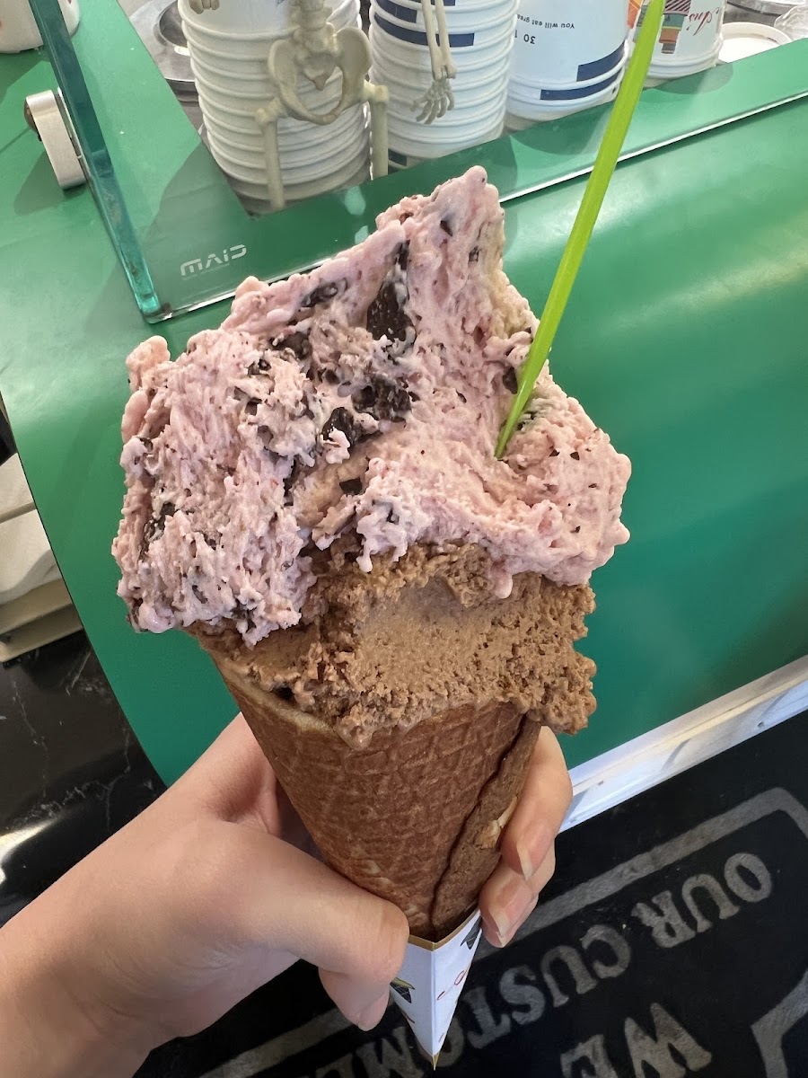 Lingerie (chocolate covered strawberry flavor) & Hemp (vegan forrero rocher flavor) with freshly made sweet cone - SO good!!