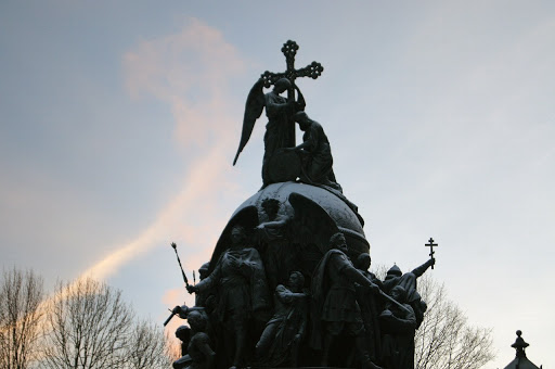 Veliky Novgorod. Kremlin. Monument.