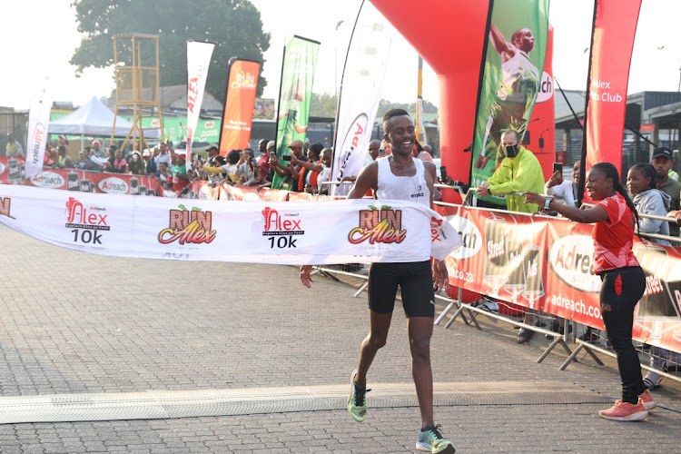 Totalsports Two Oceans Marathon defending champion Givemore Mudzinganyama, 33, wins the Adreach Alex 10km race in Alexandra, Johannesburg in a time of 32:52.