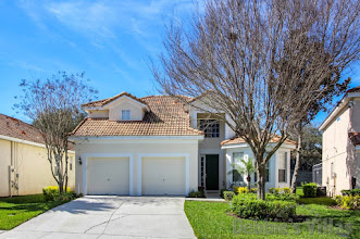 Orlando villa, close to Disney, games room, gated Kissimmee resort, west-facing pool and spa