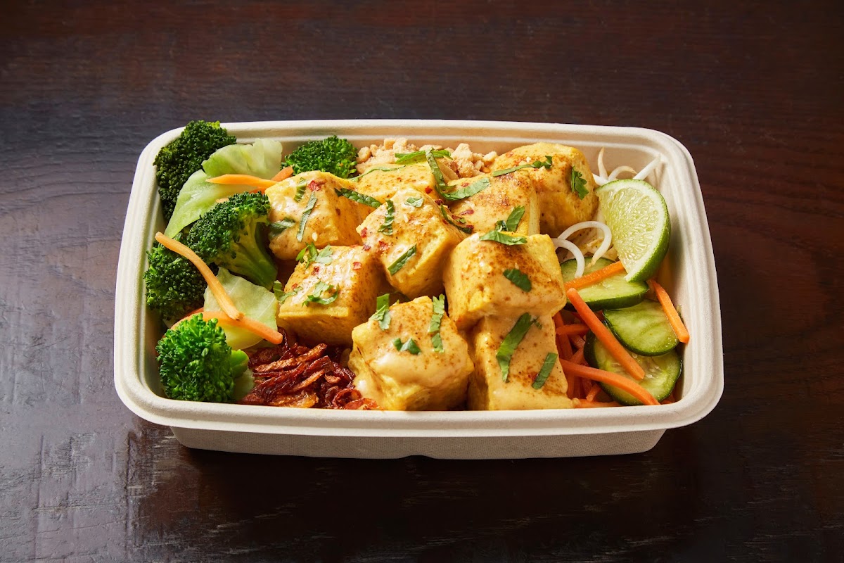 Vegan or Vegetarian?  Choose our Garden Box with Organic Tofu.