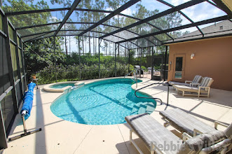 Secluded pool and spa on Highlands Reserve with easy access steps and handrails