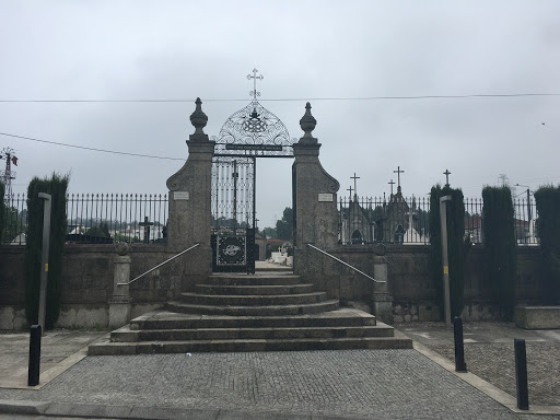 Cemiterio De Nogueira Da Maia