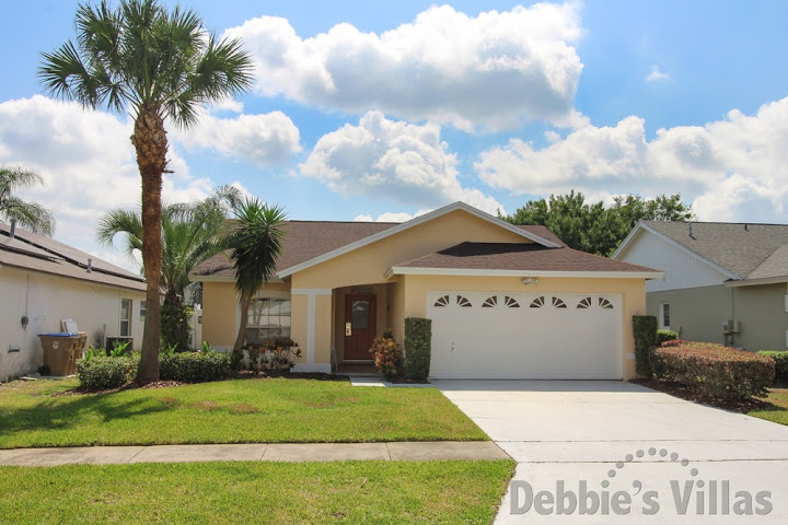 Orlando villa to rent, close to Disney, Kissimmee community, private pool, hot tub, games room