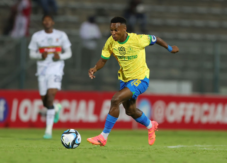 Themba Zwane in action for Mamelodi Sundowns in their penalties Nedbank Cup quarterfinal win against University of Pretoria FC at Lucas Versfeld April 12.