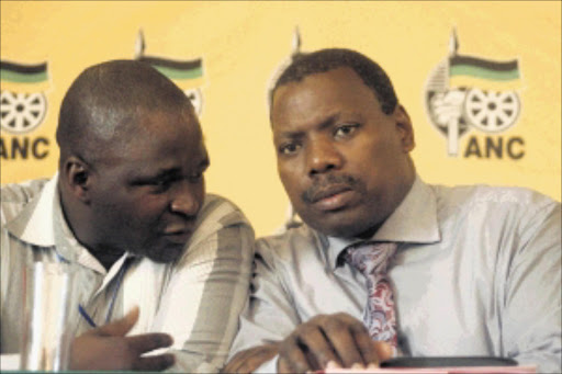 COLLABORATION: Cosatu provincial chairperson Chris Ndlela and ANC provincial chairperson Zweli Mkhize during the two-day provincial alliance summit held at the Jewish Hall in Durban. Pic. Thuli Dlamini. 17/04/2010. © Sowetan.