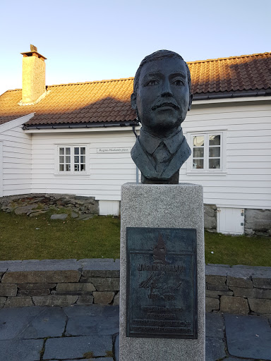 Magnus Haalands Plass, Kopervik