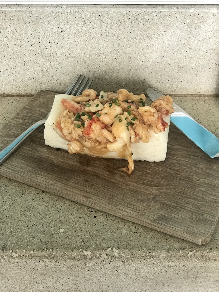 gf brown butter lobster roll