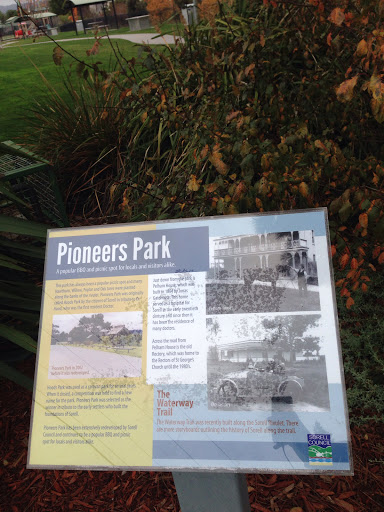 Pioneers Park Plaque