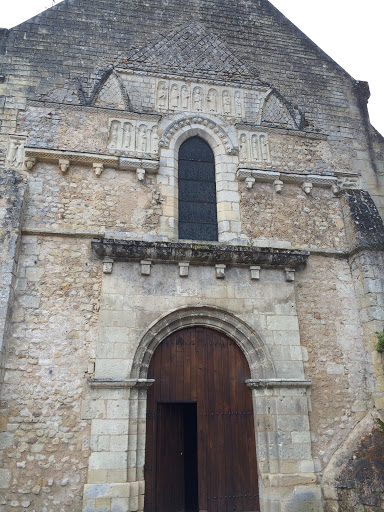 Façade Romane de l'église d'Azay Le Rideau
