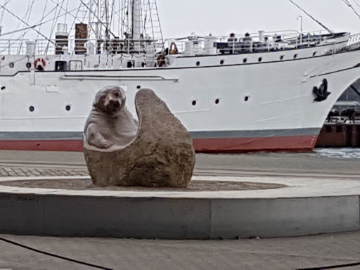 Seehund-Skulptur von Mile Prer