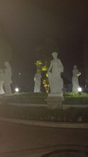 中信华庭雕像