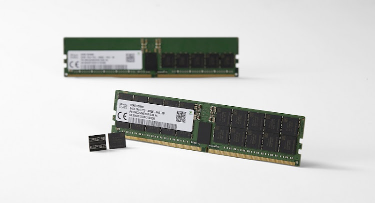 SK Hynix has officially announced the world’s first DDR5 memory modules, And to prove that it’s no myth, they’ve taken a picture of it too.