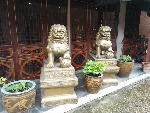 Twin Lion Statues