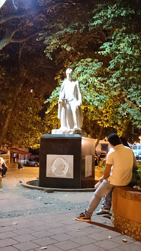 Estatua Al Bolivar Civil