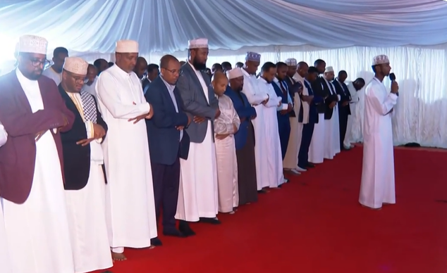 Muslim leaders pray during the Iftar Dinner at State House, Nairobi, April 8, 2024.