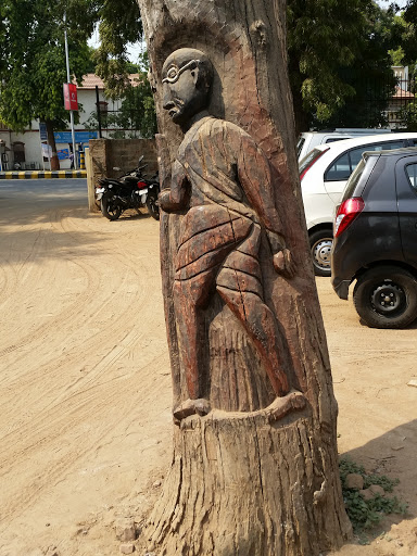 Gandhi Tree Carving 