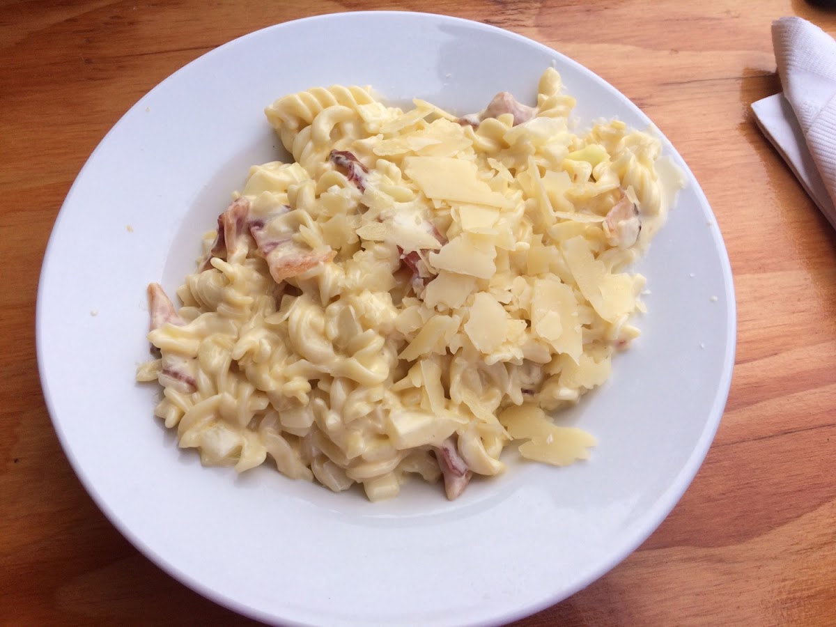 Build your own Mac n Cheese: onion and bacon