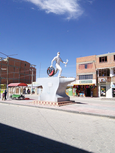 Monument to railway mechanic