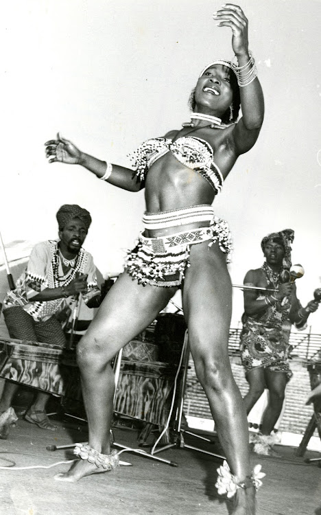 Thembi Nyandeni performing at the Rand Stadium in 1985.