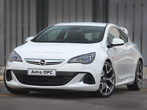 Opel Astra OPC - Ignition Live