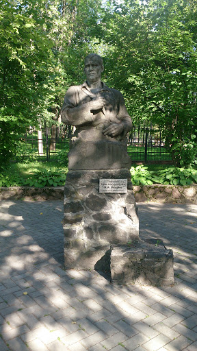 Памятник Шмыреву М. Ф.