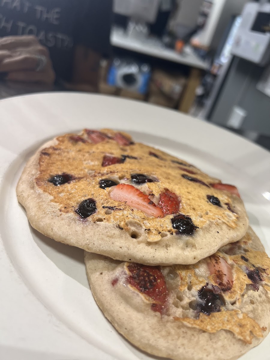 Gluten free berry pancakes / also vegan