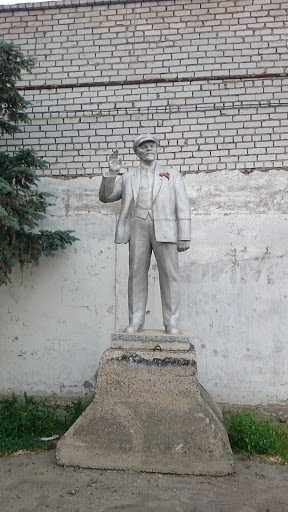 Памятник В.И.Ленину на Бакинской