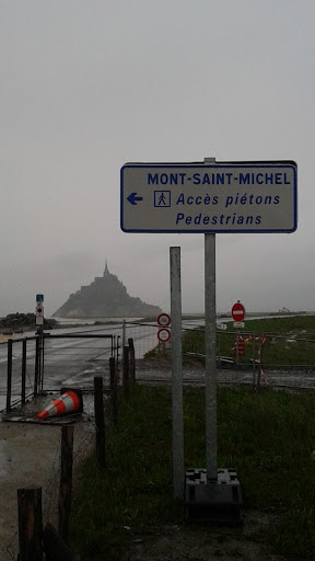 Mont St Michel, approaching