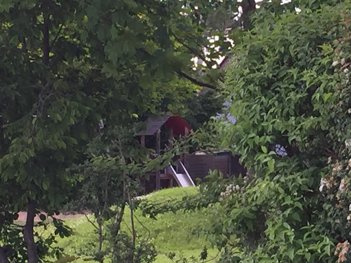 Grüner Spielplatz 