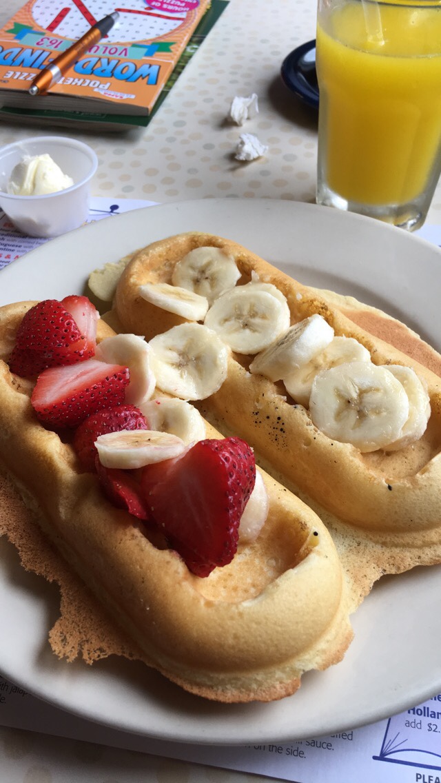 GF waffle boat with fresh fruit