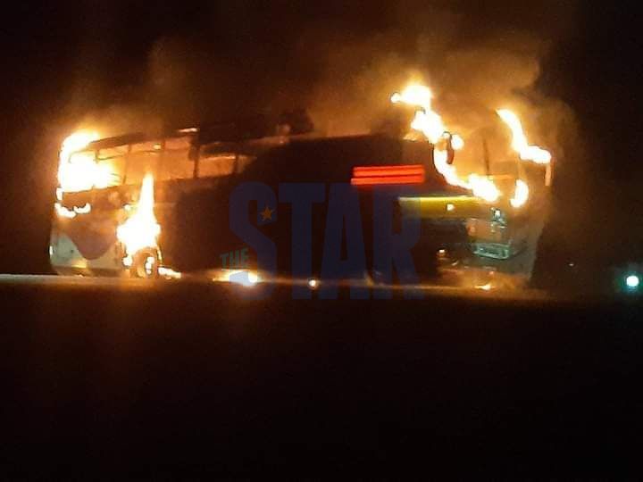 Guardian bus on fire at Buoye area on the Ahero-Kisumu road on Monday, May 2, 2022 /Maurice Alal