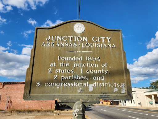 Founded 1894at the junction of2 states, 1 county,2 parishes,and 3 congressional districts.