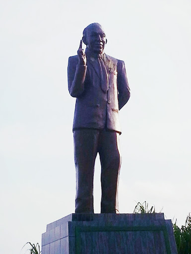 Edwin Thilakarathne Statue