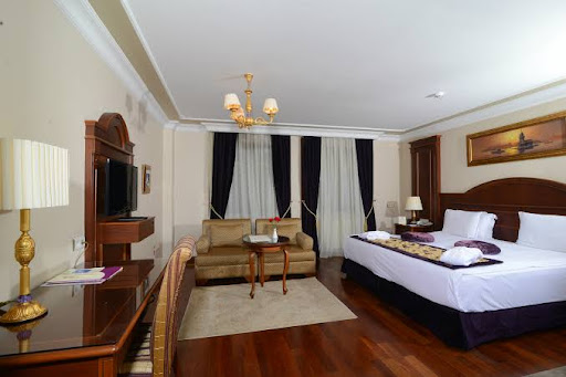 GLK PREMIER Regency Suites & Spa