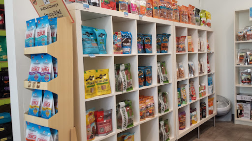 Pet Supply Store «Lucky Pet Premium Pet Food & Boutique», reviews and photos, 4115 W Olympic Blvd, Los Angeles, CA 90019, USA
