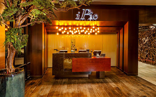 Movie Theater «iPic Theaters», reviews and photos, 10840 Wilshire Blvd, Los Angeles, CA 90024, USA