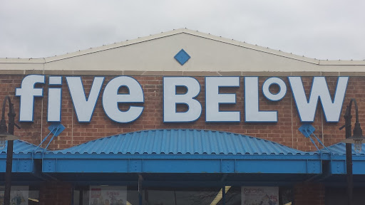 Variety Store «Five Below», reviews and photos, 1730 W Fullerton Ave #17, Chicago, IL 60614, USA