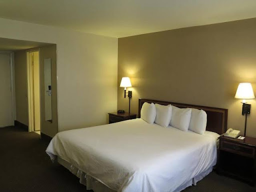 Hotel «Bonanza Inn & Suites Yuba City», reviews and photos, 1001 Clark Ave, Yuba City, CA 95991, USA