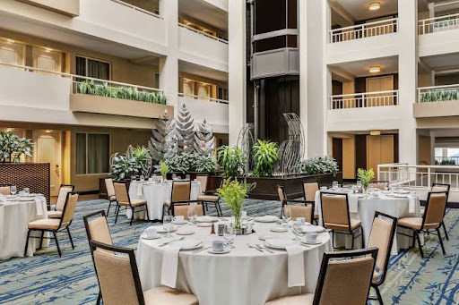 Hotel «Embassy Suites by Hilton Boston/Waltham», reviews and photos, 550 Winter St, Waltham, MA 02451, USA