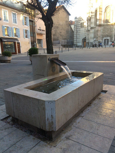 Fontaine Place aux Herbes