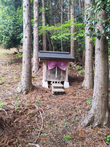 無名の小祠