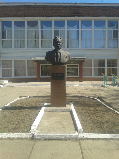 Памятник ЧЕРНЕНКО