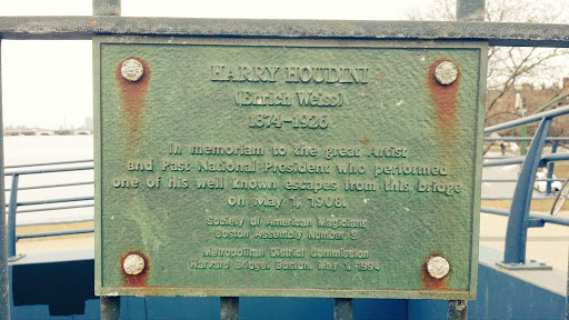 HARRY HOUDINI (Ehrich Weiss)1874-1926 In memoriam to the great Artist and Past National President who performed one of his well know escapes from this bridge on May 1, 1908. Society of American...