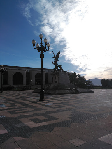 Estatua De La Plaza De México