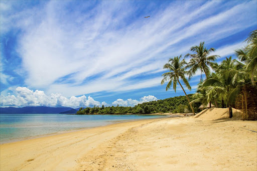 A golden beach on Koh Para Thong.